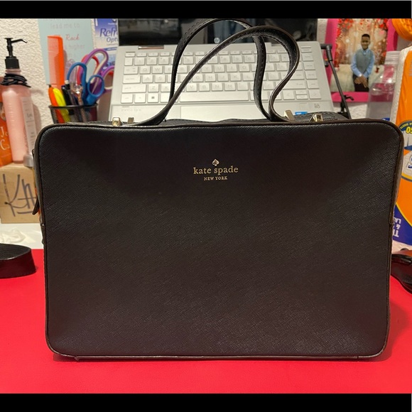 kate spade Handbags - Kate Spade Leather Crossbody
